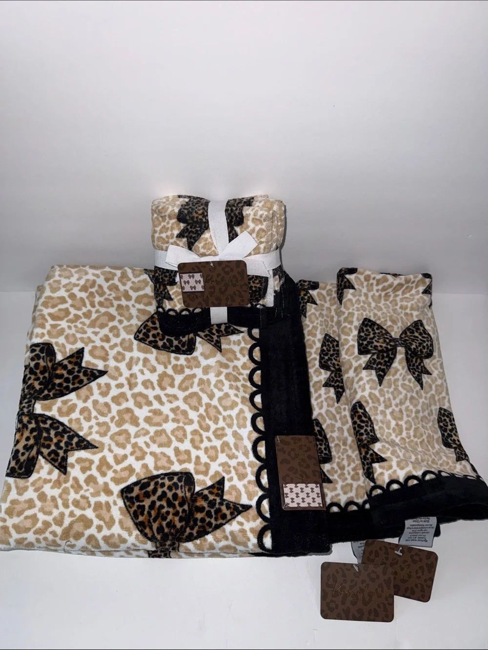 NWT Kassafina 8 Pc 100% Velour Cotton Bath Towel Set Cheetah Leopard Bows